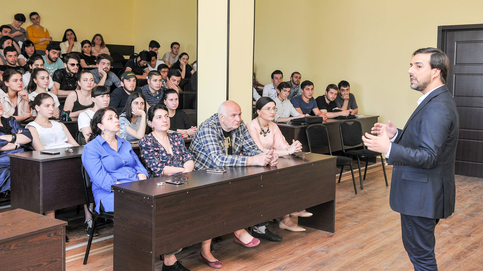 ღია კარის დღე კავკასიის საერთაშორისო უნივერსიტეტში