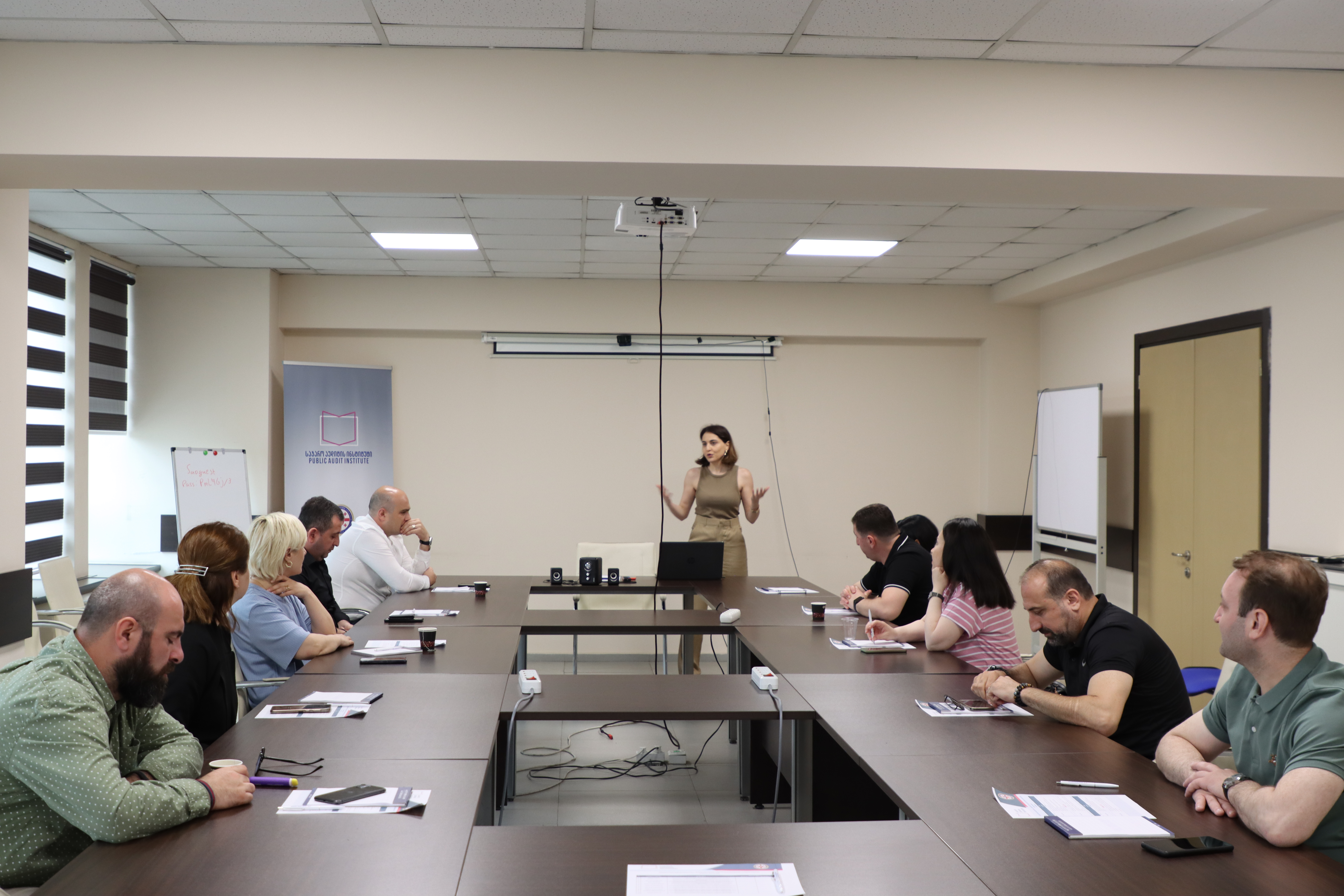 რუსთავის მუნიციპალიტეტის კორპორატიული ტრენინგი დასრულდა